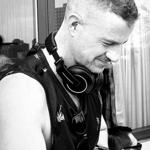 Ouça DJ BEN BAKER || PODCASTS AND LIVE SETS na aplicação